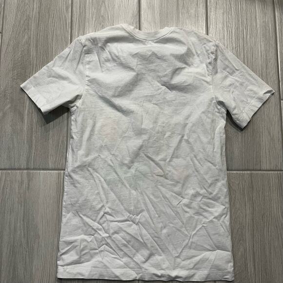 Nike Men's SM "To The Light Go On Feed It" Graphic T-shirt - Picture 5 of 5